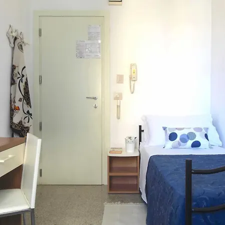 Kelly 2* Римини