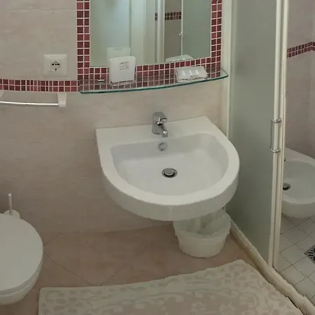 Hotel Kelly 2*